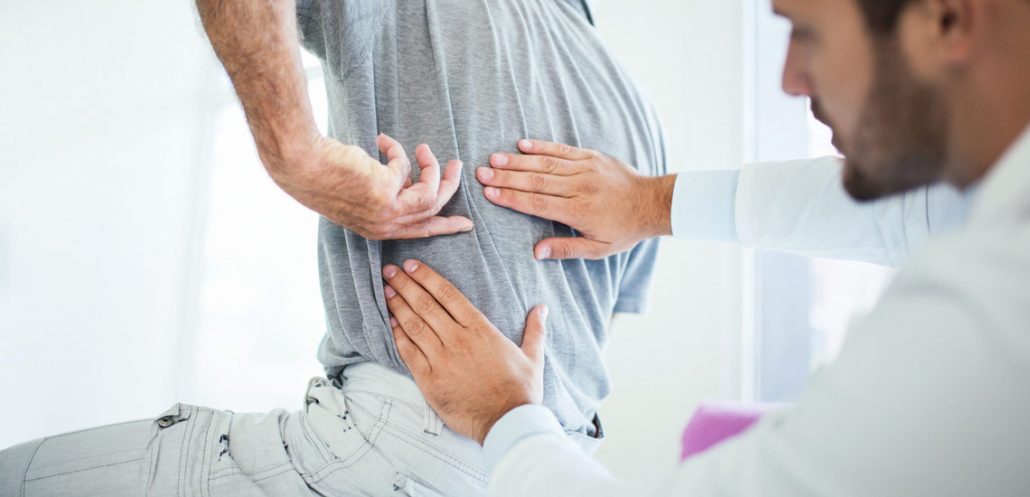 برای درمان سیاتیک می‌توانید از ورزش ثابت کردن کمر نیز کمک بگیرید