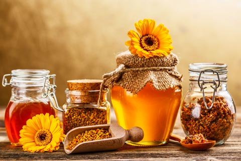 Flower pollen and natural honey