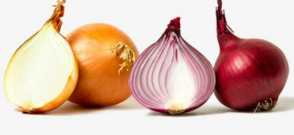 خواص آب پیاز برای مو به دلیل وجود مواد مغذی فراوان در این ماده‌ی خوراکی
