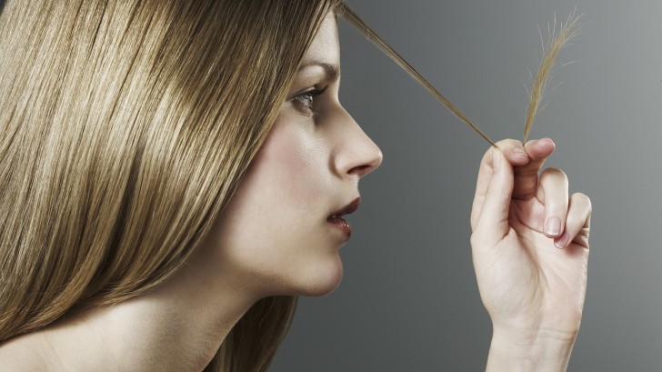 تمامی خواص آب پیاز برای مو – رویش مو و افزایش رشد مو