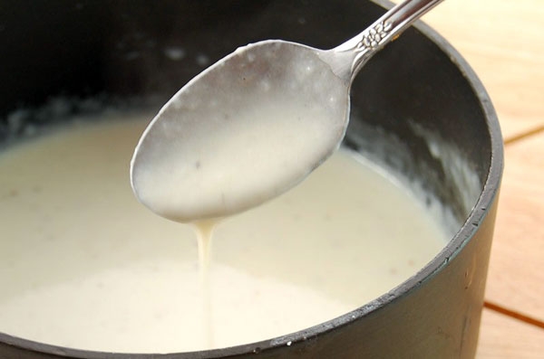 طرز تهیه سس بشامل لازانیا بسیار ساده است