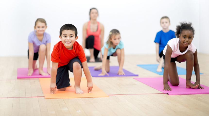یوگا برای کودکان و نوجوانان چه فواید و اثرات مفیدی را به همراه دارد؟