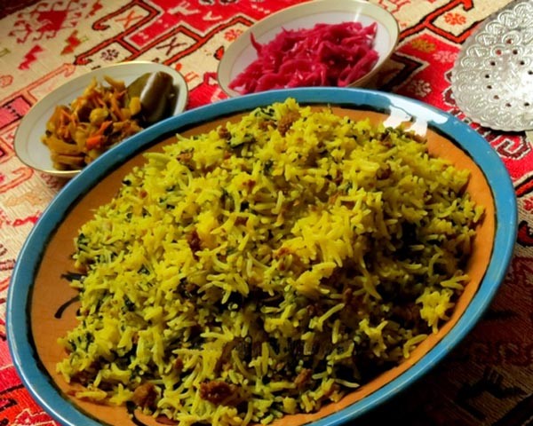 طرز پخت اسفناج پلو با رب انار به همراه نکات کاربردی