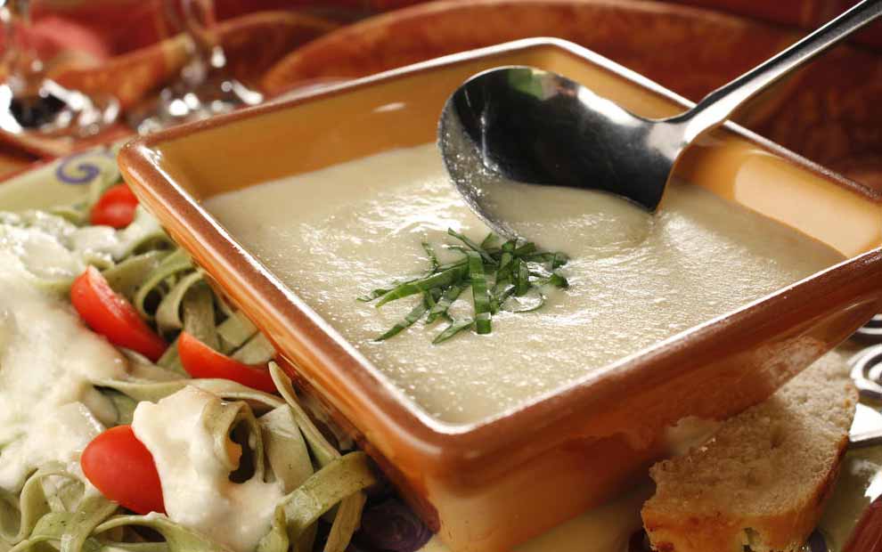 سس آلفردو پاستا را با ساده ترین روش در خانه درست کنید