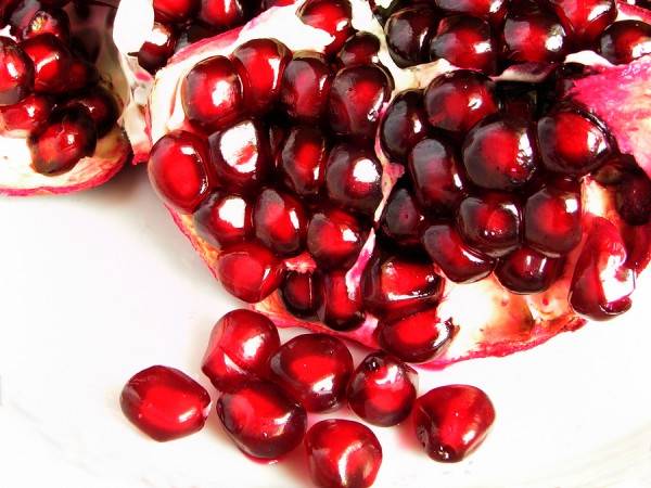 خواص انار در بارداری یکی از سوالات رایج بسیاری از بانوان در فصل زیبای پاییز است ، خواص انار در بارداری