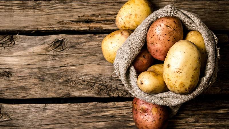 خواص سیب زمینی برای پوست