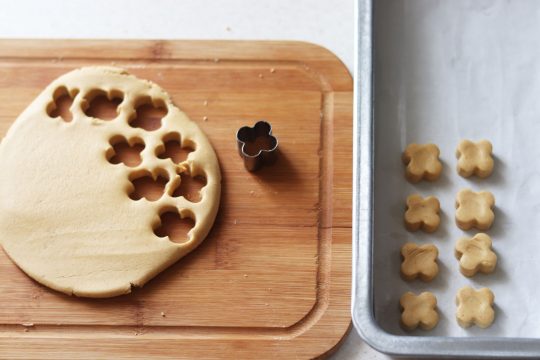 پخت شیرینی خانگی