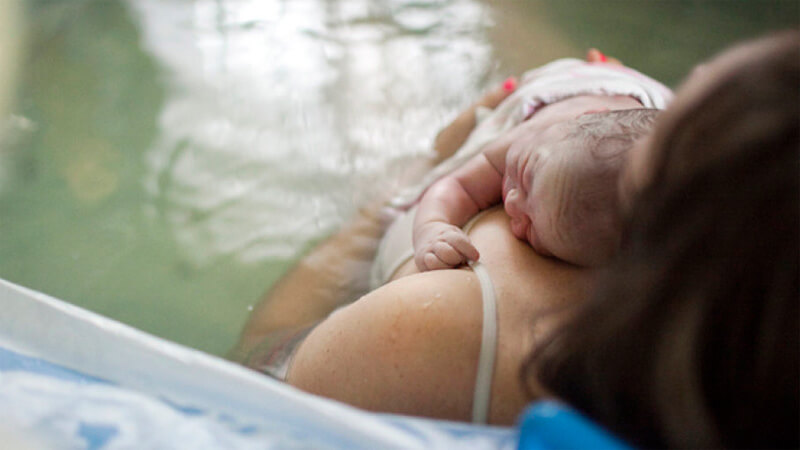 زایمان در آب