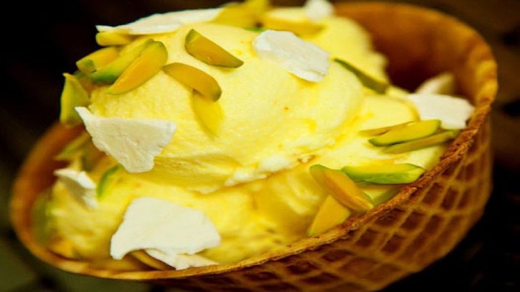 طرز تهیه بستنی سنتی با ثعلب راحت‌ترین روش درست کردن این دسر است. 