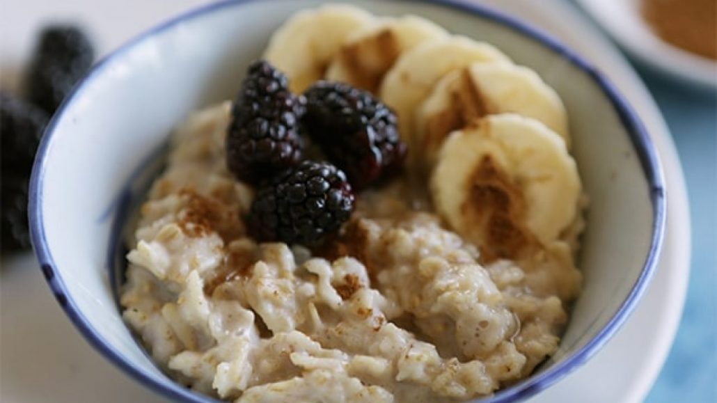 اوتمیل چیست؟ اغلب غذای اوتمیل برای چاقی مصرف می‌شود. 