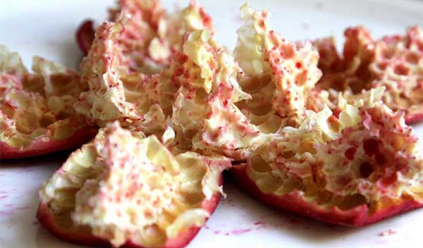 نشستن در جوشانده پوست انار