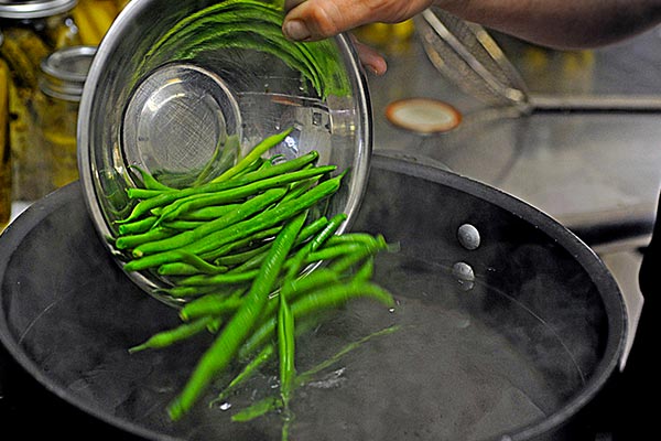 بلانچ سبزیجات در خانه