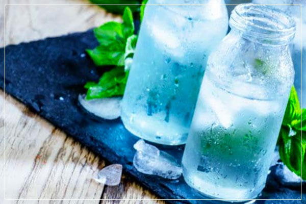 مضرات خوردن آب سرد بعد از غذا