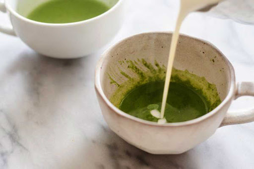 چای ماتچا نوعی پودر سبز رنگ با طعم و بوی عالی است
