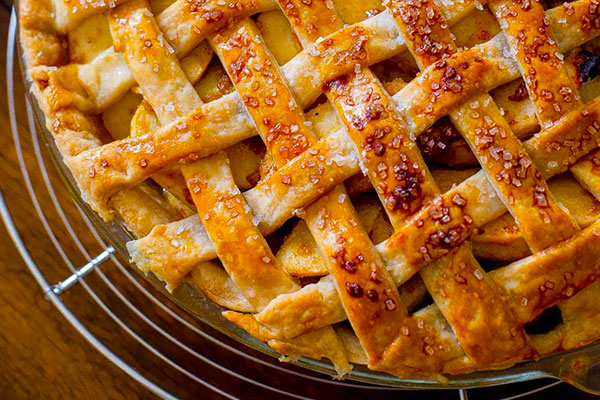 طرز تهیه کیک سیب و دارچین مرحله به مرحله