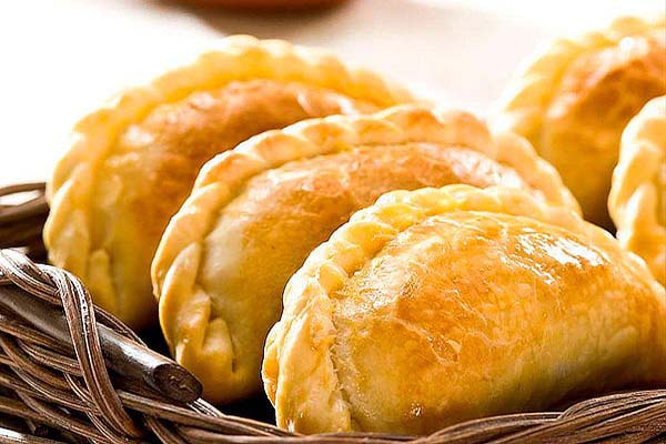 طرز تهیه پیراشکی گوشت با خمیر یوفکا