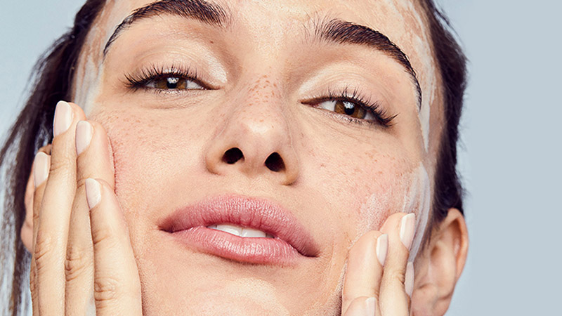 بهترین شیر پاک کن برای پوست خشک