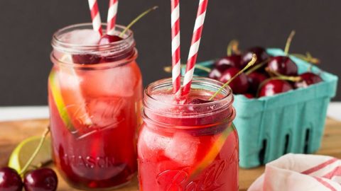 طرز تهیه شربت آلبالو . نکاتی برای جلوگیری از شکرک زدن