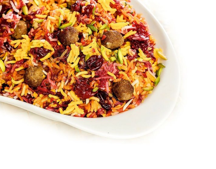 طرز تهیه آلبالو پلو با مرغ ریش شده