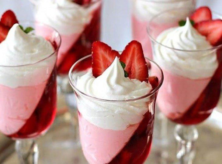 2 روش برای طرز تهیه دسر توت فرنگی خانگی