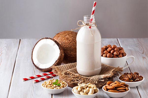 طرز تهیه شیر بادام برای چاقی