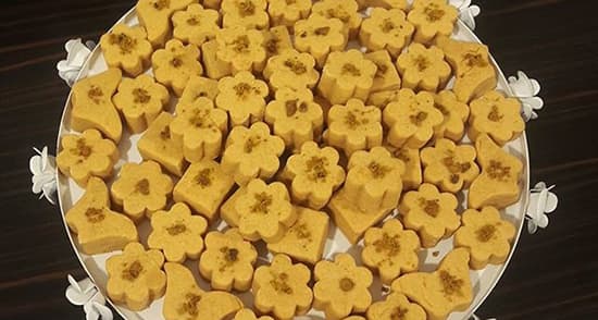 طرز تهیه شیرینی نخودچی در خانه