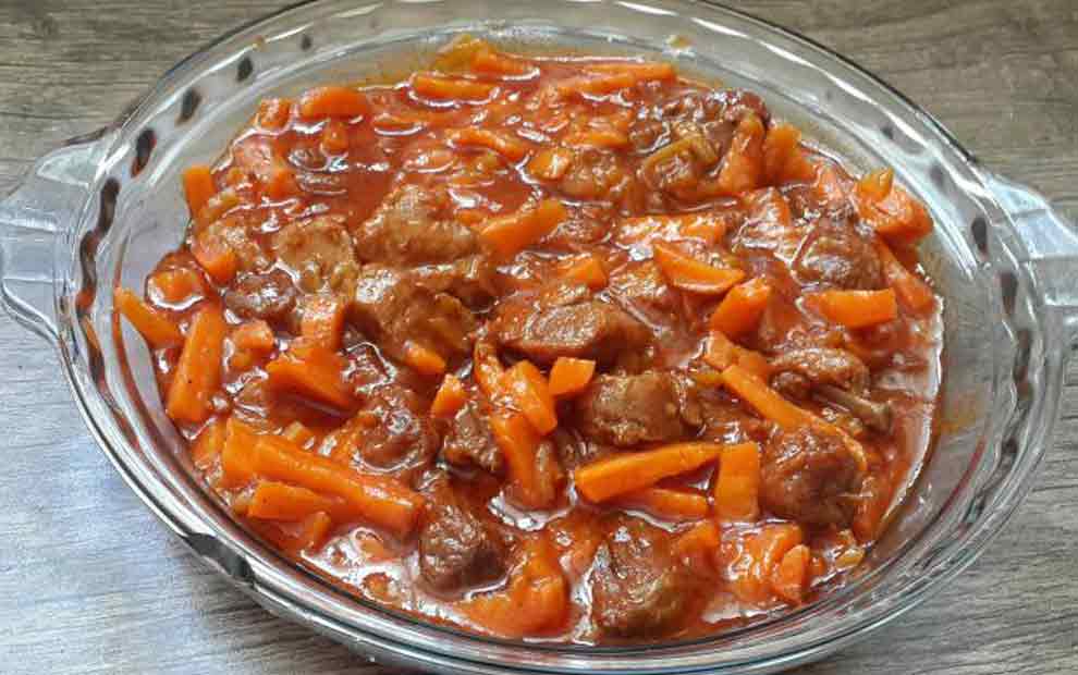 طرز تهیه خورش هویج با مرغ و آلو