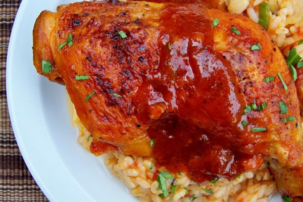 خوراک مرغ پر ادویه