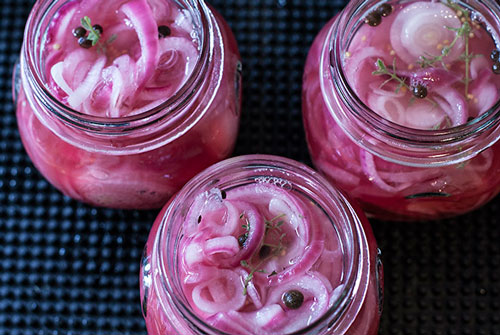 علت نرم شدن پیاز ترشی