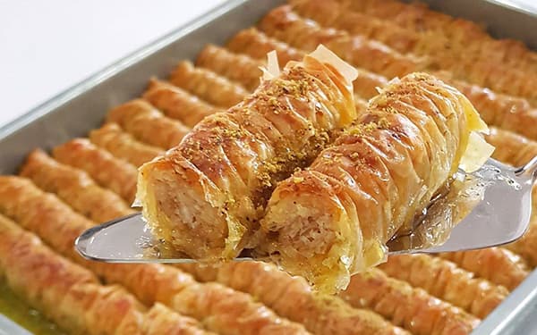 طرز تهیه باقلوا ترکی با شیر عسل 