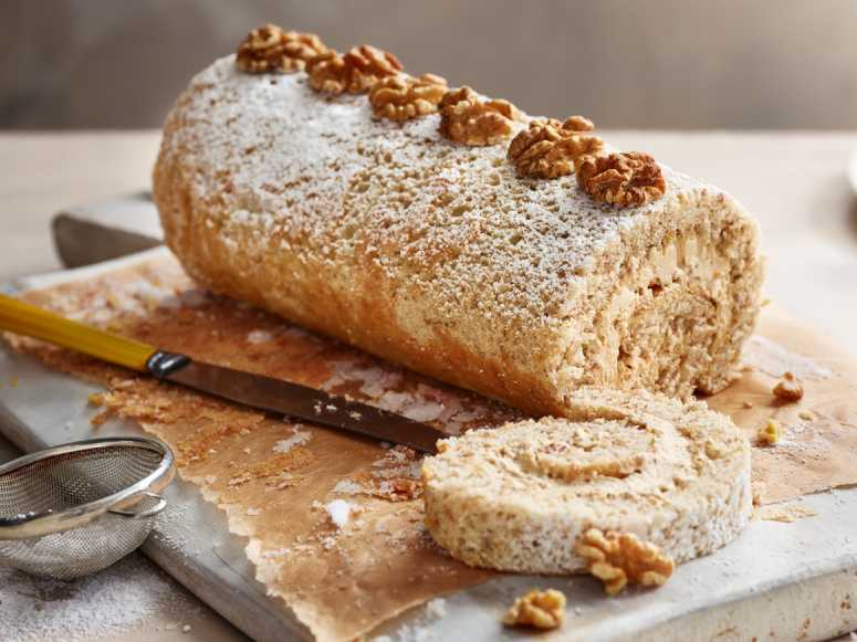 طرز تهیه رولت خامه ای به روش ساده 