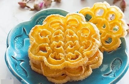 طرز تهیه شیرینی پنجره ای با پیمانه لیوان