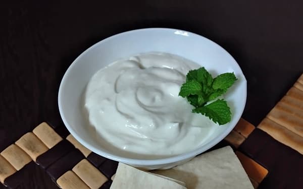 طرز تهیه ماست خانگی با نشاسته 