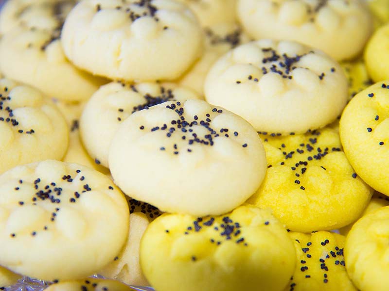 طرز تهیه شیرینی برنجی با پیمانه