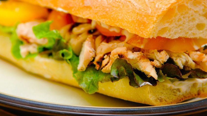 طرز تهیه ساندویچ مرغ هندی