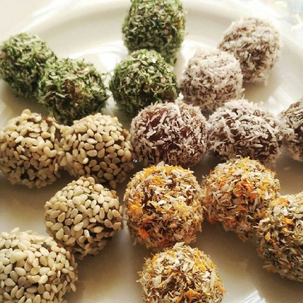 طرز تهیه رولت خرما با ارده