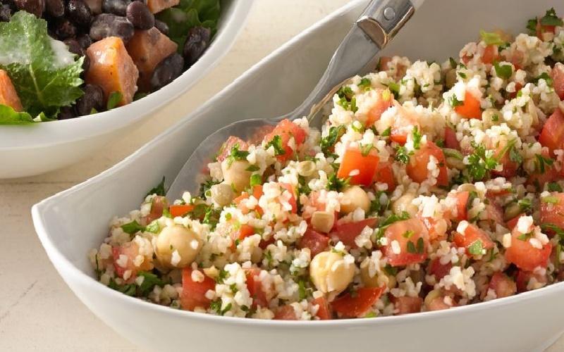 طرز تهیه سالاد کینوا با تن ماهی 