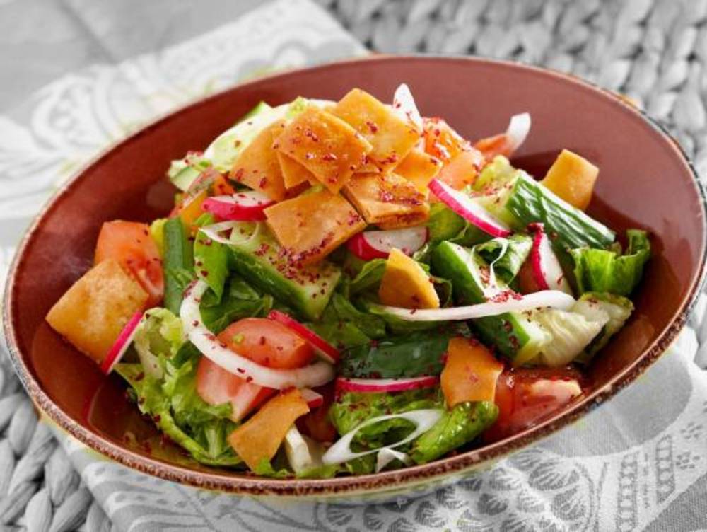 طرز تهیه سالاد فتوش اصل