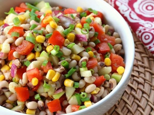 سالاد مکزیکی با لوبیا قرمز