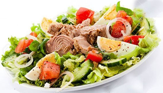 خوراک تن ماهی با نخود فرنگی