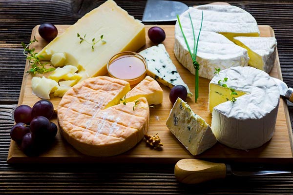 فواید پنیر برای صبحانه