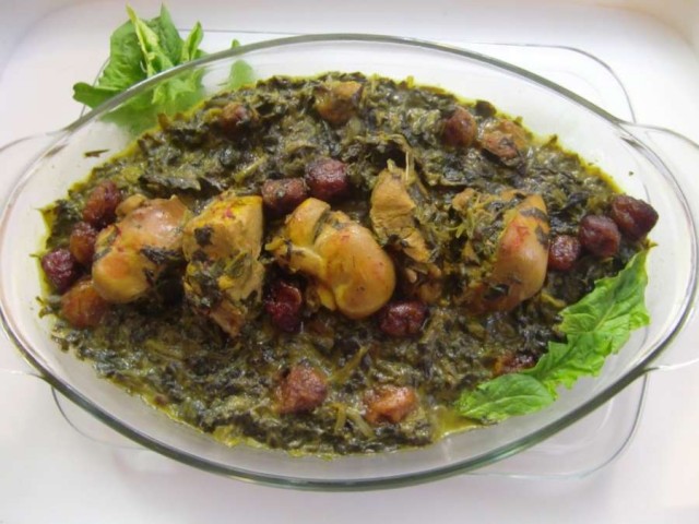 طرز تهیه خورش گشنیز اسفناج