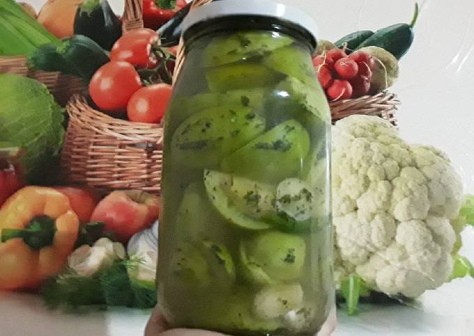 ترشی گوجه کال و بادمجان